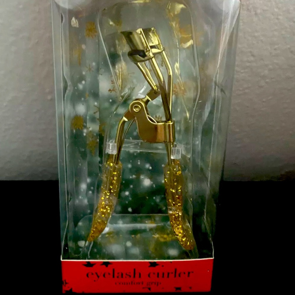 Jacky And Lauren Gold  Eyelash Curler